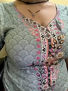 Snapshot of lovely_zara chatting on 12-12-24, 05:37 lovely zara online show from 12-12-24, 05:37