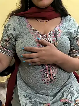 Snapshot of lovely_zara chatting on 12-19-24, 06:23 lovely zara online show from 12-19-24, 06:23