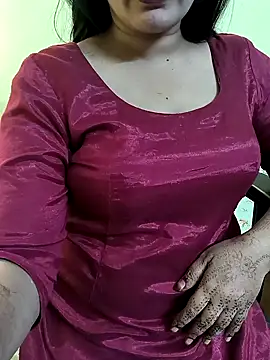 Snapshot of lovely_zara chatting on 01-28-25, 05:35 lovely zara online show from 01-28-25, 05:35