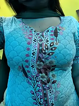 Snapshot of lovely_zara chatting on 02-02-25, 08:13 lovely zara online show from 02-02-25, 08:13