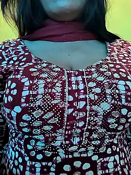 Snapshot of lovely_zara chatting on 02-12-25, 08:49 lovely zara online show from 02-12-25, 08:49