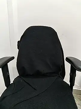 Snapshot of lovely_zara chatting on 10-10-25, 06:40 lovely zara online show from 10-10-25, 06:40