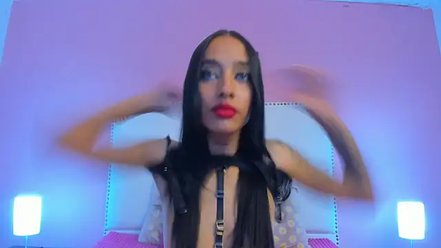 Snapshot of charlotte_kisss chatting on 01-14-25, 09:09 charlotte kisss online show from 01-14-25, 09:09