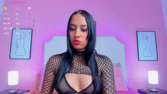 Snapshot of charlotte_kisss chatting on 11-13-25, 07:46 charlotte kisss online show from 11-13-25, 07:46