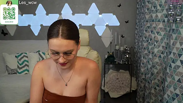 Snapshot of HarleyDeess chatting on 02-02-25, 01:23 HarleyDeess online show from 02-02-25, 01:23