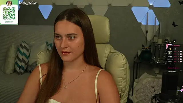 Snapshot of HarleyDeess chatting on 09-24-25, 08:01 HarleyDeess online show from 09-24-25, 08:01