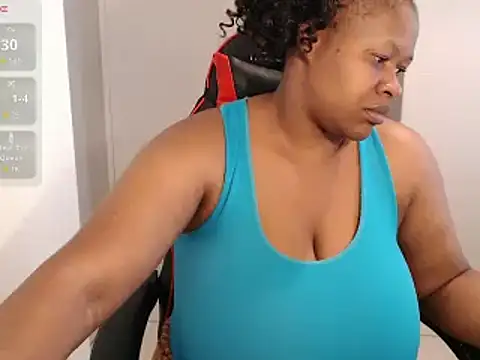 Snapshot of bustylisa1983 chatting on 02-12-25, 01:06 bustylisa1983 online show from 02-12-25, 01:06