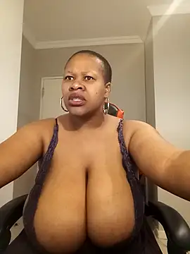 Snapshot of bustylisa1983 chatting on 09-16-25, 05:41 bustylisa1983 online show from 09-16-25, 05:41