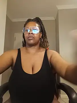 bustylisa1983 online show from 07-24-26, 05:49