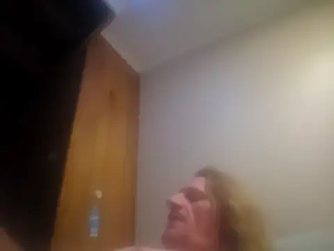 Travislovescum online show from 10-13-25, 09:53