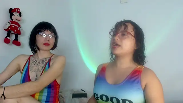 lou cute online show from 02-11-25, 03:08