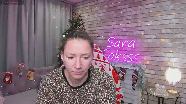Snapshot of SarahCoksss chatting on 12-24-24, 12:33 SarahCoksss online show from 12-24-24, 12:33