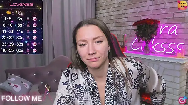 Snapshot of SarahCoksss chatting on 01-10-25, 05:26 SarahCoksss online show from 01-10-25, 05:26