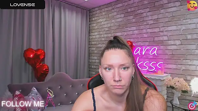 Snapshot of SarahCoksss chatting on 02-20-25, 03:23 SarahCoksss online show from 02-20-25, 03:23