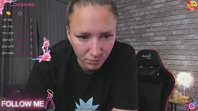 Snapshot of SarahCoksss chatting on 10-09-25, 01:03 SarahCoksss online show from 10-09-25, 01:03