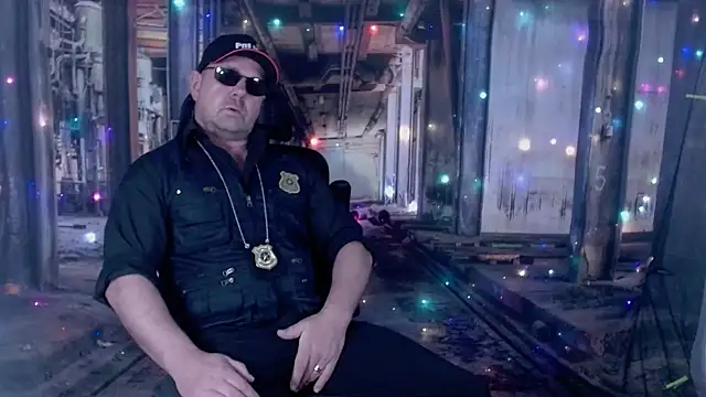 Snapshot of ManlyPrisonGuy chatting on 11-25-25, 01:33 ManlyPrisonGuy online show from 11-25-25, 01:33