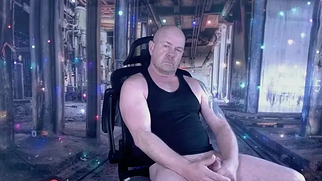 Snapshot of ManlyPrisonGuy chatting on 12-17-25, 01:17 ManlyPrisonGuy online show from 12-17-25, 01:17