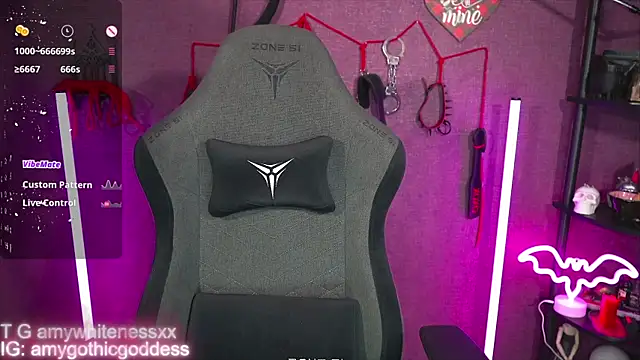 amywhitenessxx online show from 04-12-26, 03:06