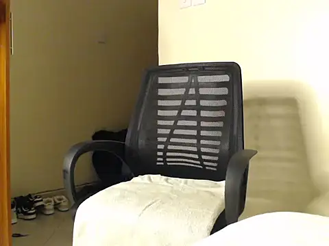 Snapshot of CurvyGlass chatting on 01-19-25, 01:10 CurvyGlass online show from 01-19-25, 01:10