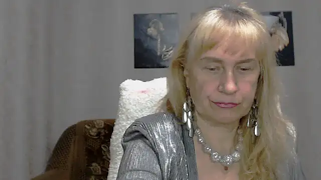 Snapshot of koroleva70 chatting on 09-29-25, 05:51 koroleva70 online show from 09-29-25, 05:51