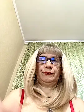 Snapshot of koroleva70 chatting on 12-14-25, 08:41 koroleva70 online show from 12-14-25, 08:41