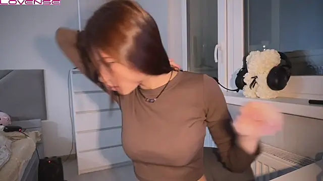 Snapshot of YourOblivion chatting on 02-19-25, 05:49 YourOblivion online show from 02-19-25, 05:49