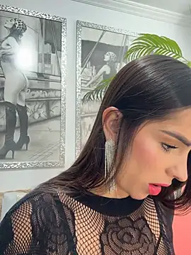 Mau White online show from 04-18-26, 06:34