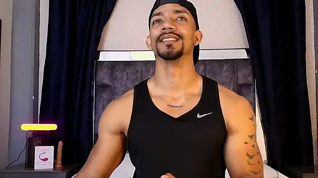 Snapshot of Manolo_Hot1 chatting on 01-30-25, 02:25 Manolo Hot1 online show from 01-30-25, 02:25