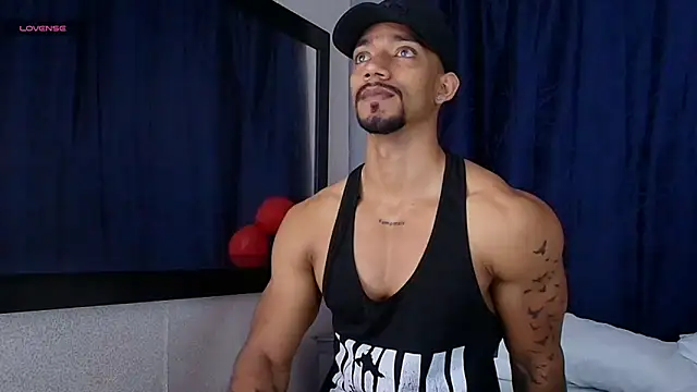 Snapshot of Manolo_Hot1 chatting on 02-03-25, 02:13 Manolo Hot1 online show from 02-03-25, 02:13