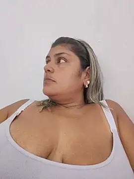 Snapshot of AlyDenalioficial chatting on 05-29-26, 11:25 AlyDenalioficial online show from 05-29-26, 11:25