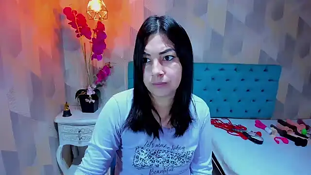 Snapshot of AdaFawxx chatting on 02-06-26, 04:39 AdaFawxx online show from 02-06-26, 04:39