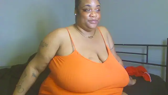 Snapshot of NaughtyHottieBBW chatting on 06-23-26, 04:21 NaughtyHottieBBW online show from 06-23-26, 04:21