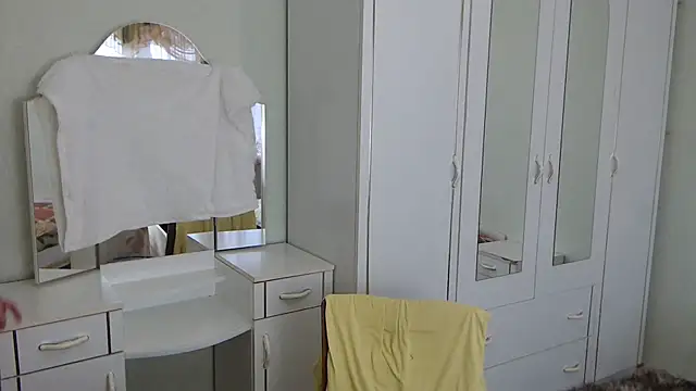 Snapshot of Zoro1999 chatting on 12-11-24, 11:08 Zoro1999 online show from 12-11-24, 11:08