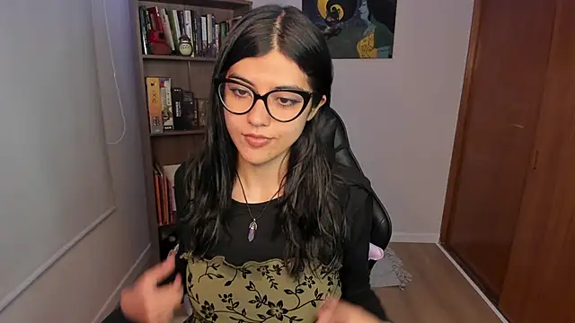 valerie  skyy online show from 12-19-25, 03:02