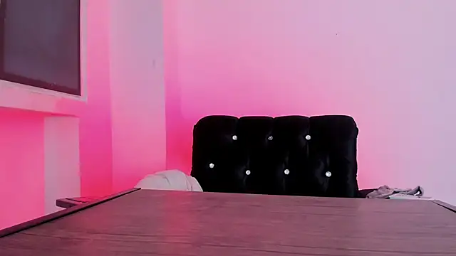 Snapshot of Mialenox chatting on 03-07-25, 10:32 Mialenox online show from 03-07-25, 10:32