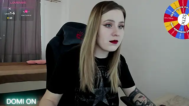 Snapshot of Olivia_Munk chatting on 02-18-25, 07:43 Olivia Munk online show from 02-18-25, 07:43