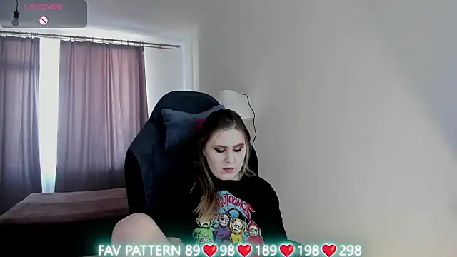 Snapshot of Olivia_Munk chatting on 03-15-25, 06:36 Olivia Munk online show from 03-15-25, 06:36