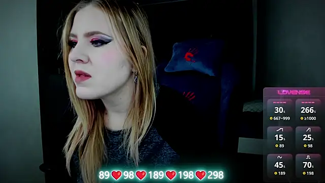 Snapshot of Olivia_Munk chatting on 10-10-25, 04:33 Olivia Munk online show from 10-10-25, 04:33