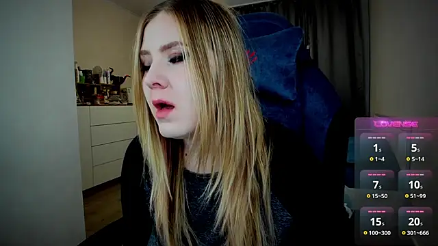 Snapshot of Olivia_Munk chatting on 10-11-25, 04:33 Olivia Munk online show from 10-11-25, 04:33