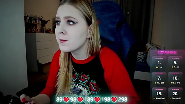 Snapshot of Olivia_Munk chatting on 10-29-25, 04:26 Olivia Munk online show from 10-29-25, 04:26