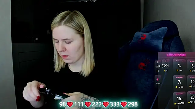 Olivia Munk online show from 04-07-26, 06:36