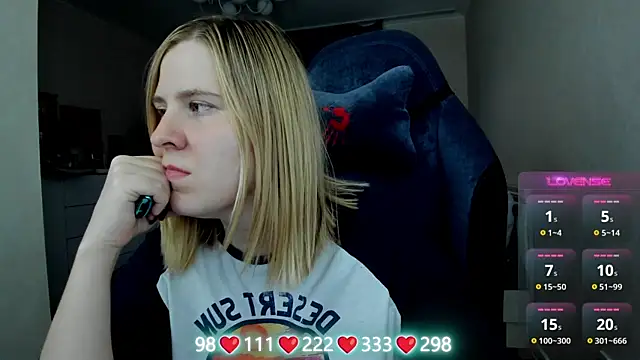 Olivia Munk online show from 04-12-26, 04:56