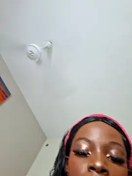 Kamdollie online show from 11-22-25, 06:45