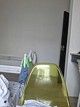 Kamdollie online show from 12-23-25, 07:28