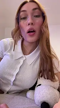 MichelleFerry  online show from 11-14-25, 03:16