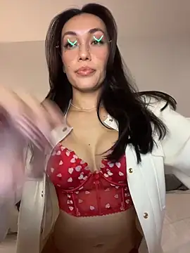 Snapshot of MichelleFerry_ chatting on 12-20-25, 05:47 MichelleFerry online show from 12-20-25, 05:47