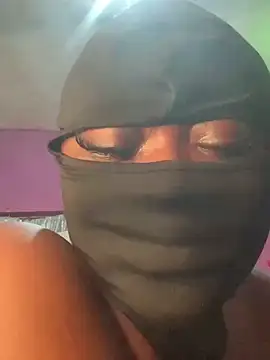 Snapshot of sweet1111 chatting on 12-04-24, 01:47 sweet1111 online show from 12-04-24, 01:47