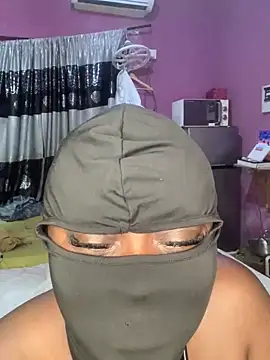 Snapshot of sweet1111 chatting on 12-11-24, 01:15 sweet1111 online show from 12-11-24, 01:15