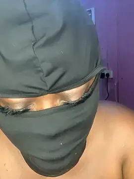 Snapshot of sweet1111 chatting on 12-12-24, 06:21 sweet1111 online show from 12-12-24, 06:21