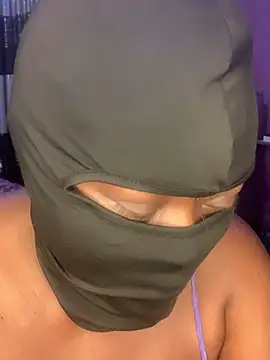 Snapshot of sweet1111 chatting on 12-16-24, 11:18 sweet1111 online show from 12-16-24, 11:18